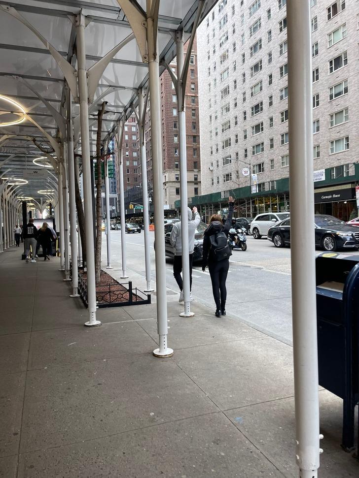 Eylem Tok ve oğlunu New York'ta sokaklarında fotoğraflarını çekmişti! "Neşe ve kahkaha içerisinde yürüdüklerini görünce kanıma dokundu" G2