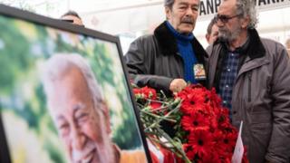 Selvi Boylum Al Yazmalım'ın yapımcısı Arif Keskiner son yolculuğuna uğurlandı! Kadir İnanır tabutun başından ayrılmadı