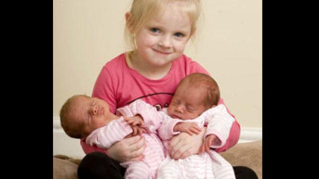 Üçüzlerden 2’si 4 yıl sonra dünyaya geldi!