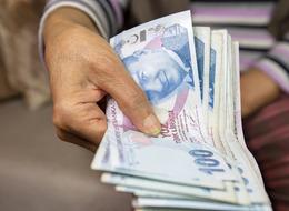 Emekliye seyyanen zam, bayram ikramiyesi derken bu formül ilk kez ortaya çıktı! 'Emekli kart' yolda!