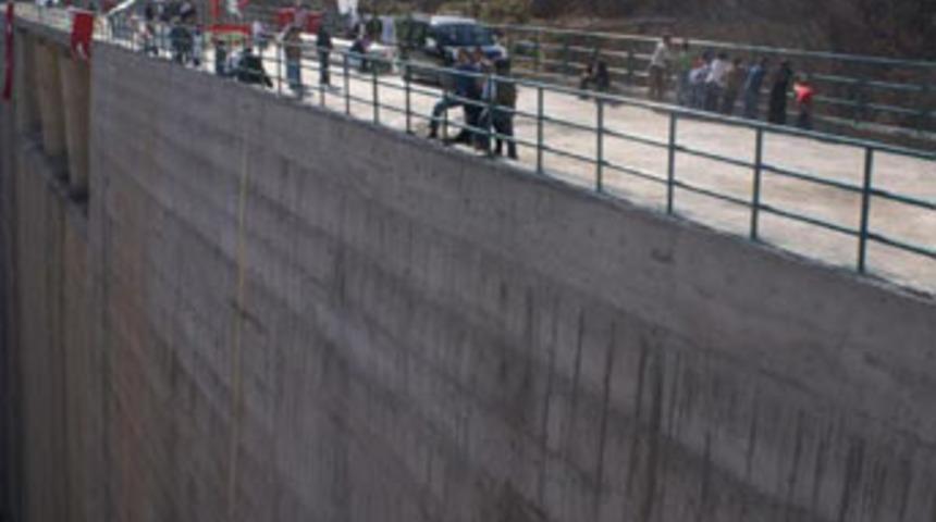 Bu barajlar PKK i&ccedil;in!