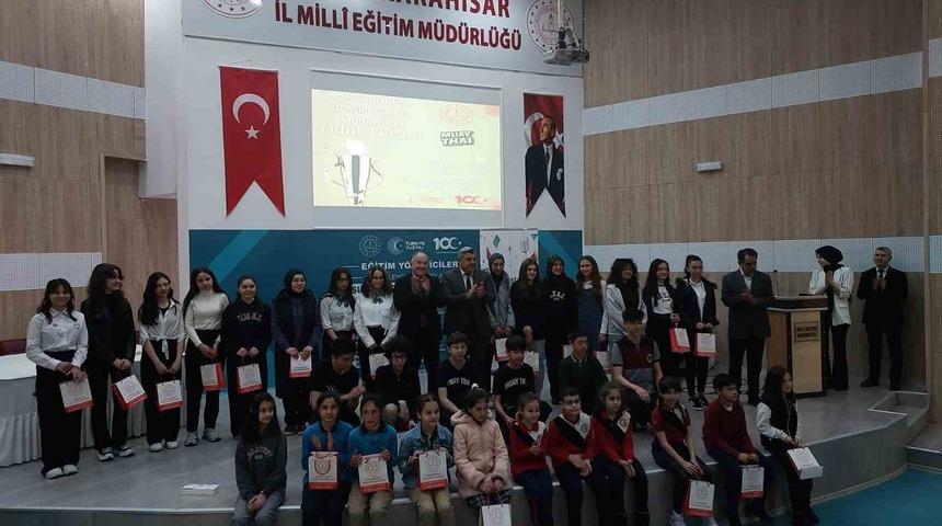 Emirdağ Aziziye Anadolu Lisesi ‘Tübitak Projesi’ ödülünü aldı