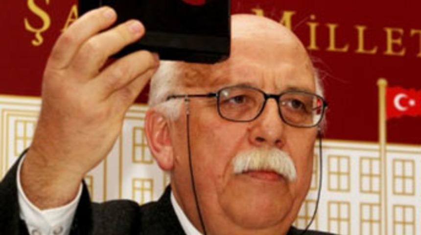 "Kafama cismi CHP'li Hamza&ccedil;ebi attı"