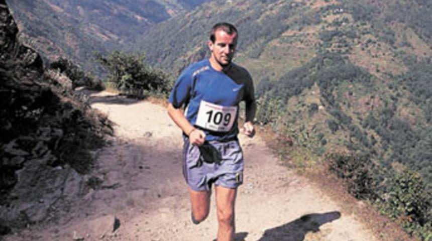 5 g&uuml;nde 7 kıtada koştu!..