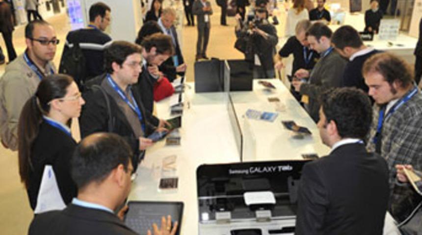 100 Okur Samsung MENA Forum 2012&prime;ye Davetli!