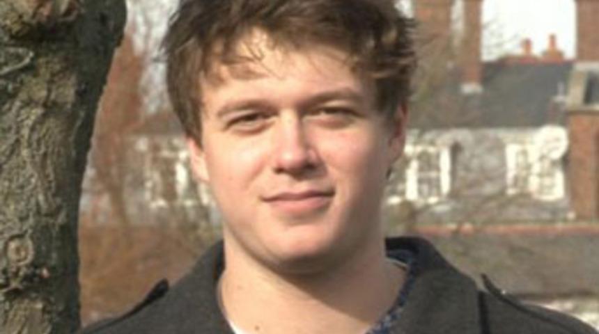 20 yaşında 11 dil konuşuyor!