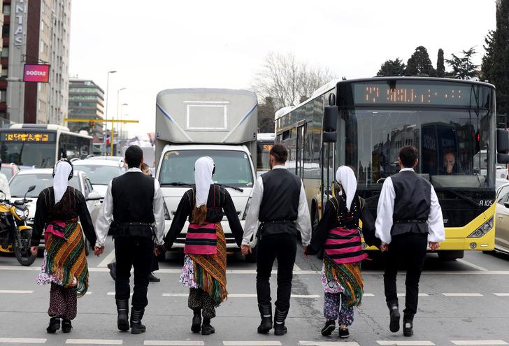 Yer: Mecidiyeköy! Trafikte bekleyenler bir anda neye uğradığını şaşırdı G2