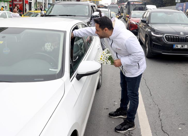 Yer: Mecidiyeköy! Trafikte bekleyenler bir anda neye uğradığını şaşırdı G5