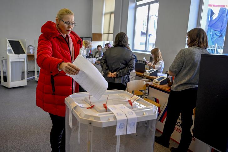 Ruslar bunu ilk kez deniyor! Savaşın gölgesinde seçim başladı: Putin'e 3 rakip çıktı, yeni sistem devreye sokuldu G2