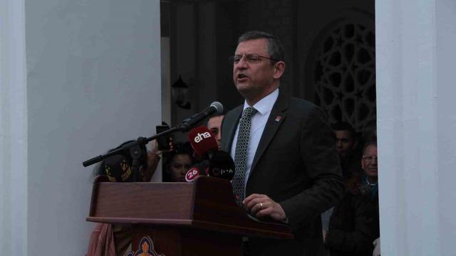 Özgür Özel cami açılışına katıldı! İYİ Parti'den istifa eden Hatipoğlu'na sert tepki:  Milli irade hırsızı, siyasi yankesici...