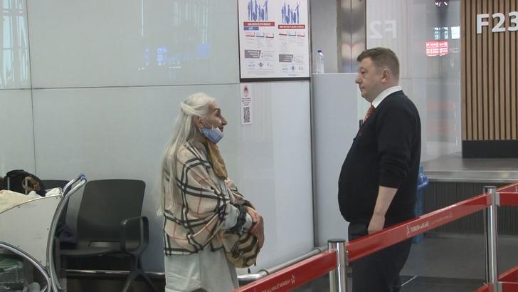 Akıllara Tom Hanks'in Terminal filmini getirmişti! İstanbul Havalimanı'nda personelin yardımıyla yaşayan İranlı akademisyen için karar G4