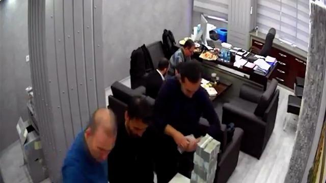 Para sayma görüntüleri gündem oldu! Soruşturma derinleşiyor: O isimler de ifadeye çağırıldı