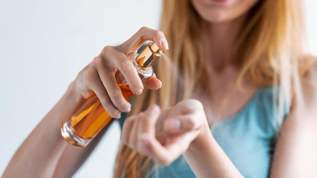 Vücut spreyi mi parfüm mü? Vücut spreyi ile parfüm arasındaki fark nedir? 