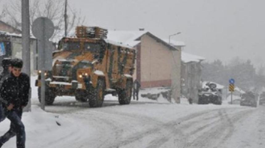 Sınırda hareketli saatler