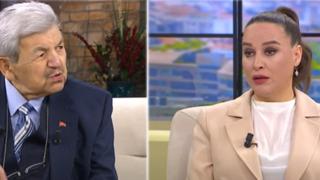 Canlı yayında gelen soruya Yusuf Kavaklı çok sinirlendi! 'RTÜK amca lütfen duyma bunu! Gavur keser gibi keserim onu!' dedi... Nur Viral çok şaşırdı