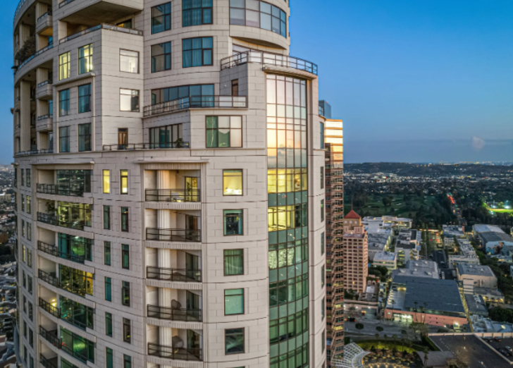 Rihanna çatı katı dairesini satışa çıkardı! Aylık aidatı 8 bin 814 dolar! Değer ise dudak uçuklattı G3