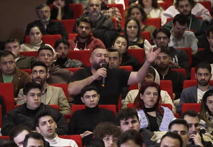 Çalışanına 'keltoş' diyen seyirciye sert tepki gösterdi! İmamoğlu: Öyle kabadayı laflar etme bana G4