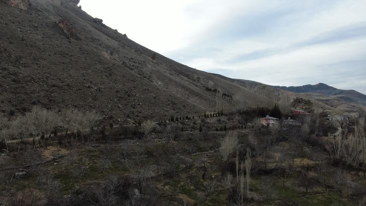 Geceleri uyku uyuyamıyorlar! Korkuları her geçen gün artıyor... Muhtar yıllar önce yaşanan olayı da anlattı G2