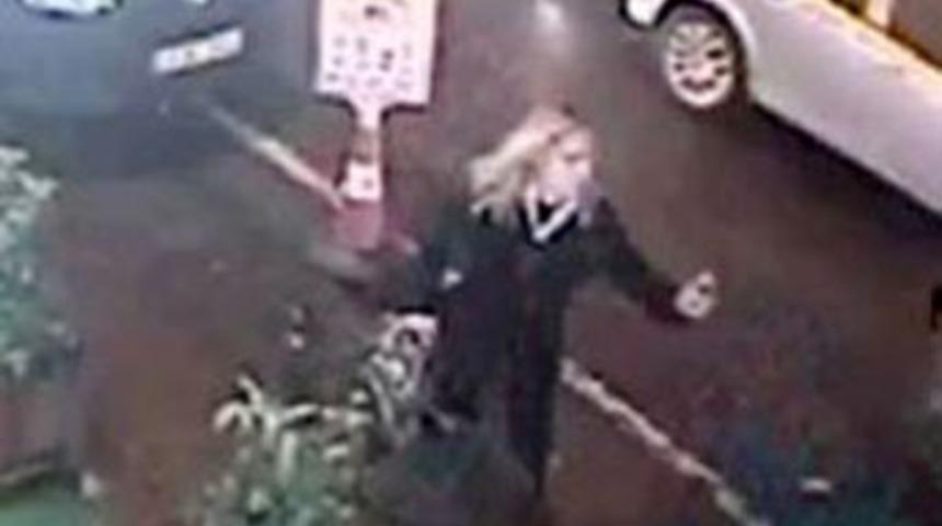 Sokak ortasında kadını tehdit etti