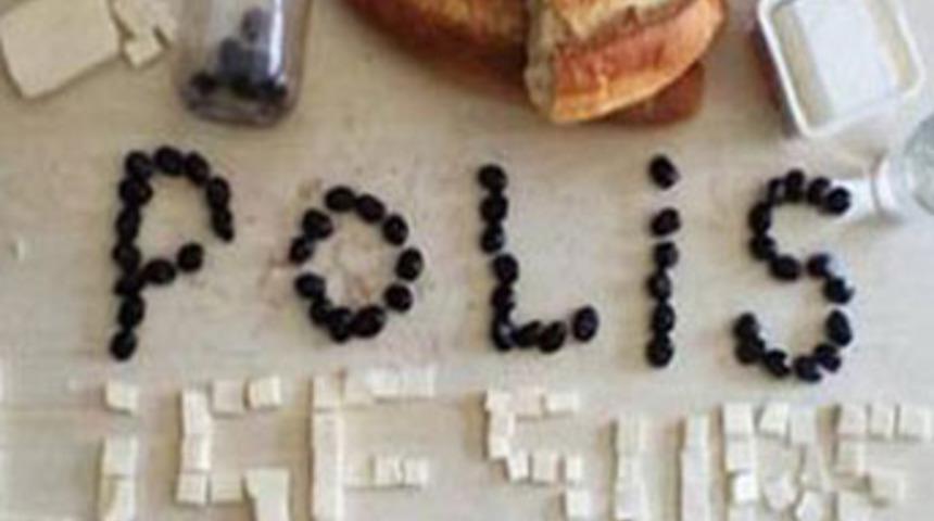 Okul müdürü polislerle sınıf basıp...