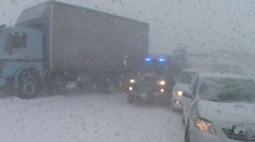 20 ara&ccedil; birbirine girdi