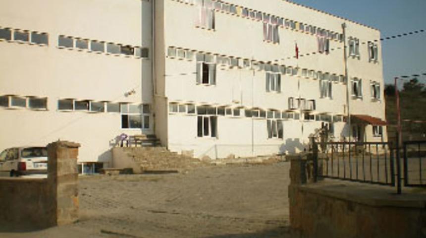 &Ouml;ğrencisine oral seks yaptı