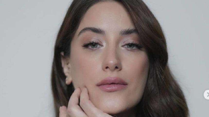 Ünlü oyuncu Hazal Kaya’dan "Üçüncü çocuk olacak mı?" sorusuna şaşırtan cevap: “Hormonlarım zıplıyor”