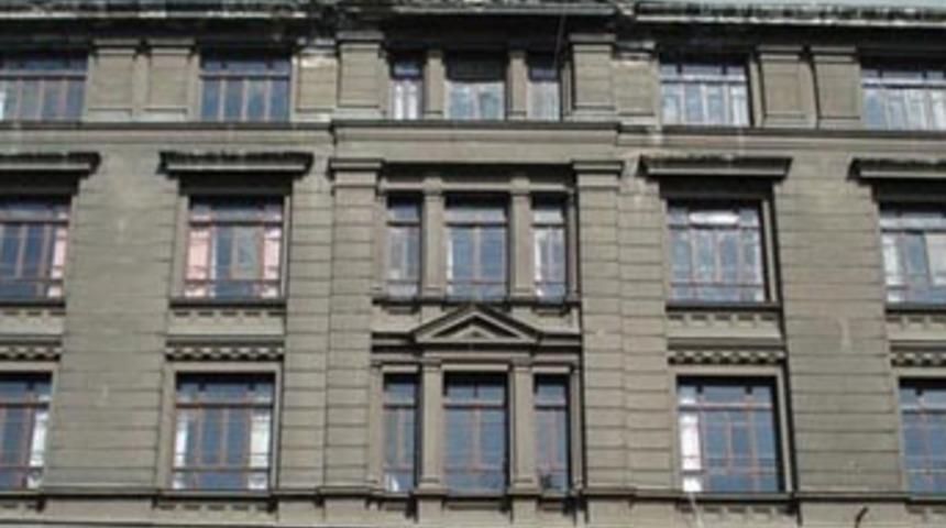 Galata Rum İlkokulu iade edildi