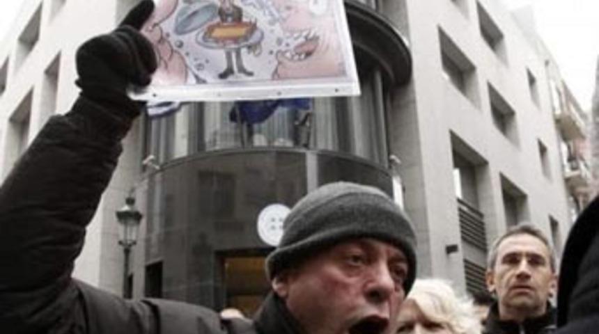 "Kerberuslar Atina'ya geliyor"