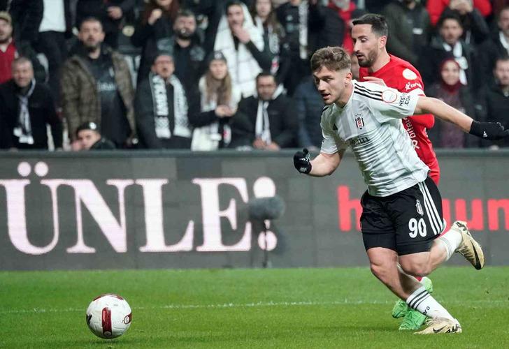 Beşiktaş'ta kötü gidiş son hızıyla devam ediyor! Sergen Yalçın'ın Antalyaspor'u İstanbul'dan istediğini aldı 18601406-728xauto