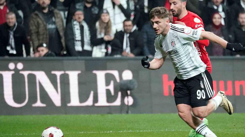 Beşiktaş'ta kötü gidiş son hızıyla devam ediyor! Sergen Yalçın'ın Antalyaspor'u İstanbul'dan istediğini aldı