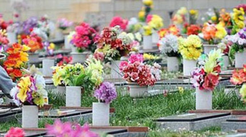 Bu k&ouml;yde &ouml;lmek yasak!