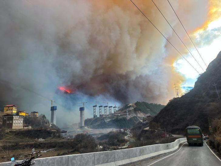Çin’de büyük orman yangını! 3 bin 400 kişi tahliye edildi