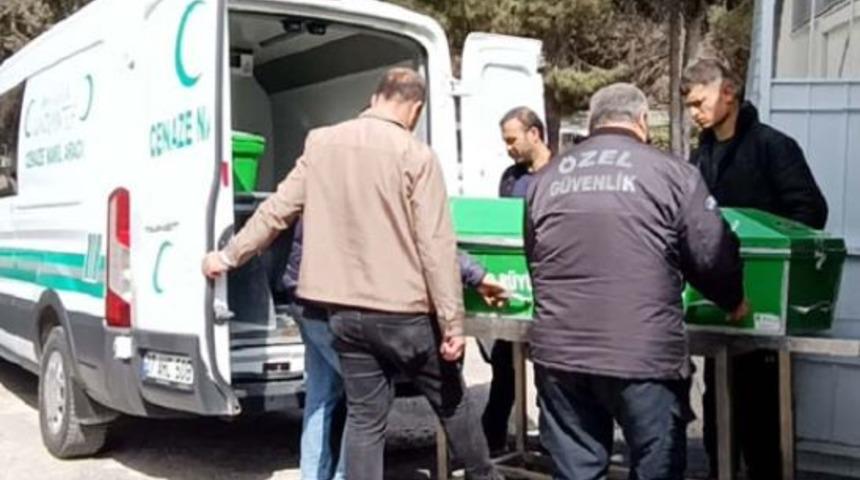 İki kardeş, babalarını bı&ccedil;aklayarak &ouml;ld&uuml;r&uuml;p annelerini yaraladı! Gaziantep'te kan donduran olay
