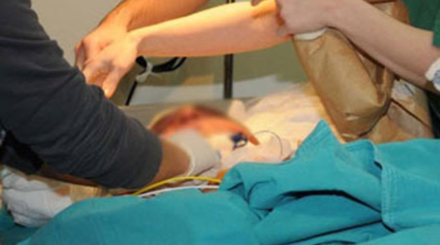 Yeni y&uuml;z&uuml;yle doktora teşekk&uuml;r: Seni seviyorum