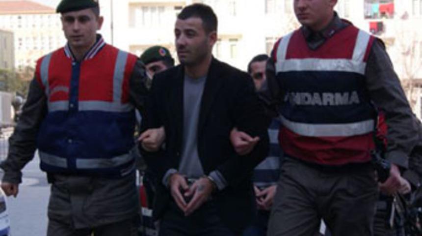 G&ouml;zaltına alınırken &ouml;ld&uuml;!