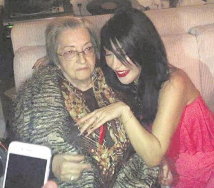 Hande Yener'in annesi hayatını kaybetti! "Dünyamı kaybettim" G2