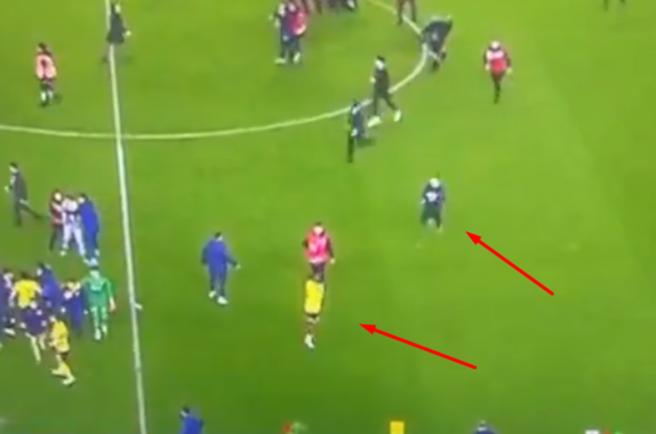 Fenerbahçe'nin golcüsü Michy Batshuayi'den Trabzonsporlu taraftara döner tekme! G3