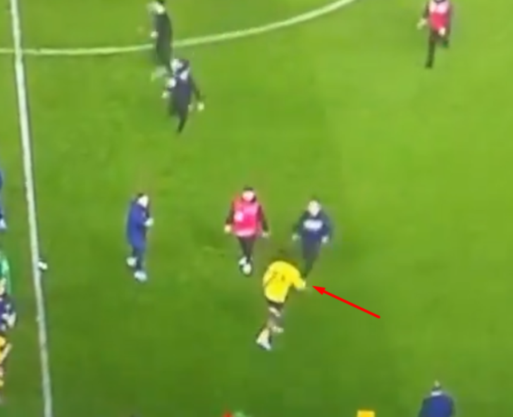 Fenerbahçe'nin golcüsü Michy Batshuayi'den Trabzonsporlu taraftara döner tekme! G5