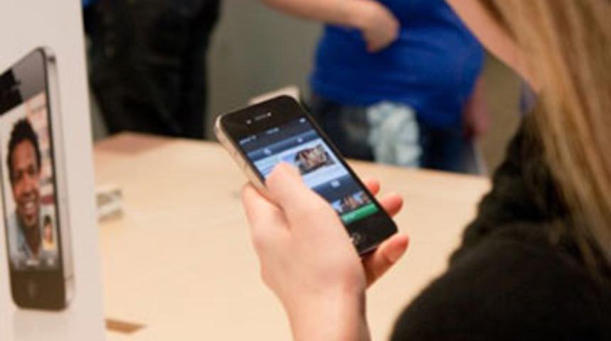 Seks i&ccedil;erikli mesajların %10&rsquo;u yanlış adrese