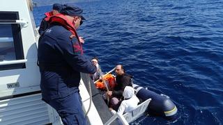 İzmir açıklarında 48 düzensiz göçmen kurtarıldı