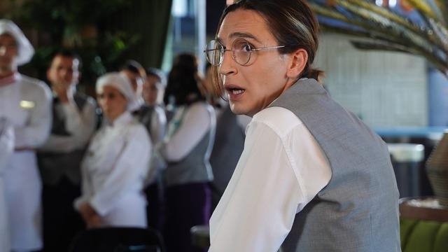 Cinsiyet değiştirmişti... Meli Bendeli saçlarını pembe yaptı! Yeni imajı şaşırttı