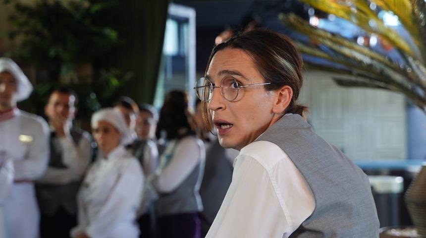 Cinsiyet değiştirmişti... Meli Bendeli saçlarını pembe yaptı! Yeni imajı şaşırttı