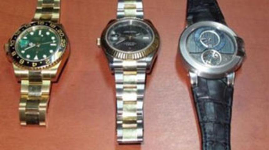 Yalıdan 400 bin liralık saat çaldı