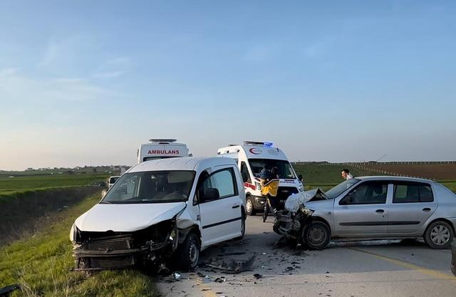 Tekirdağ’da 2 aracın karıştığı kazada 7 kişi yaralandı