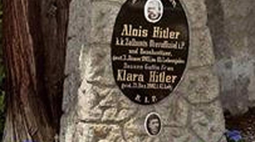 Hitlerler'in mezar taşı kaldırıldı
