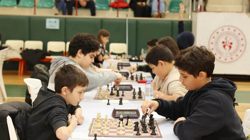 Derince’de satranç şöleni