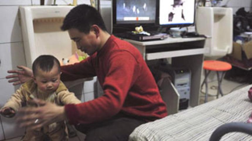 Otel tuvaletini ev yaptı!