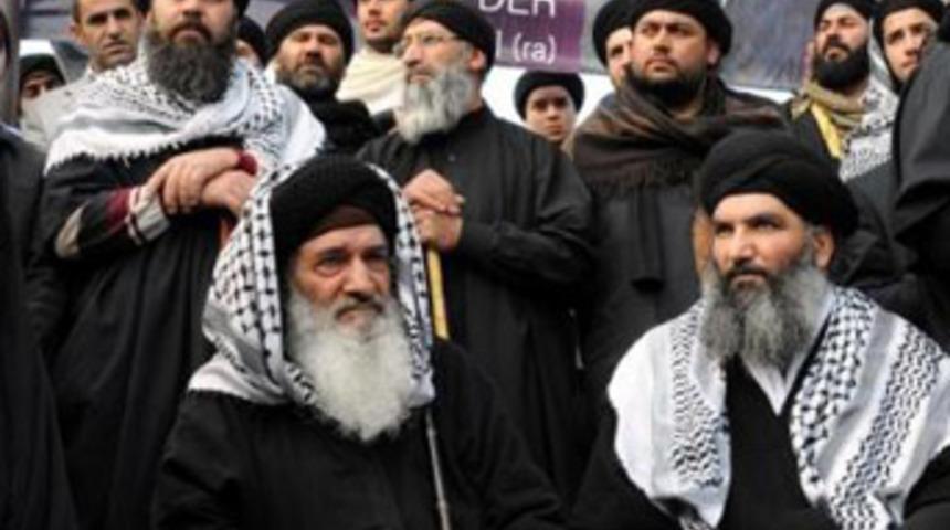 Aczmendiler 28 Şubat i&ccedil;in oturma eyleminde!