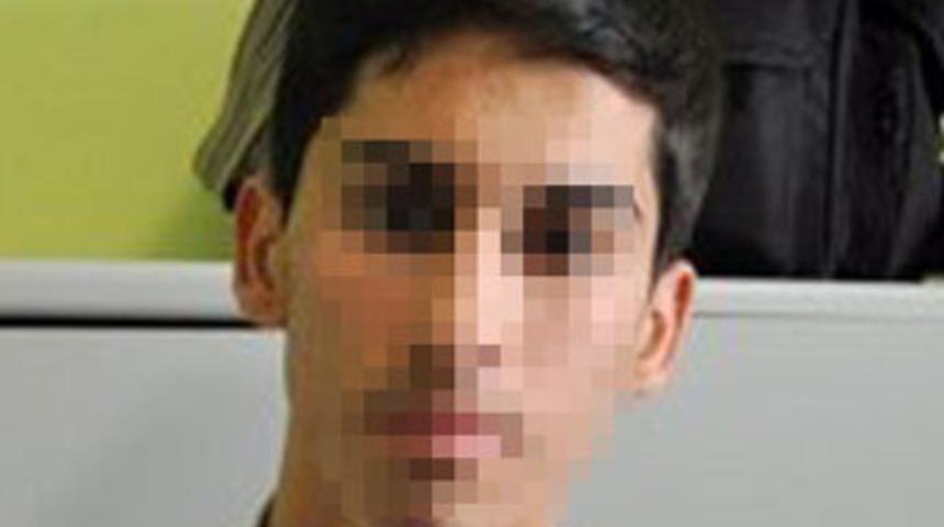 Dayak yiyen öğrenci okuldan atıldı